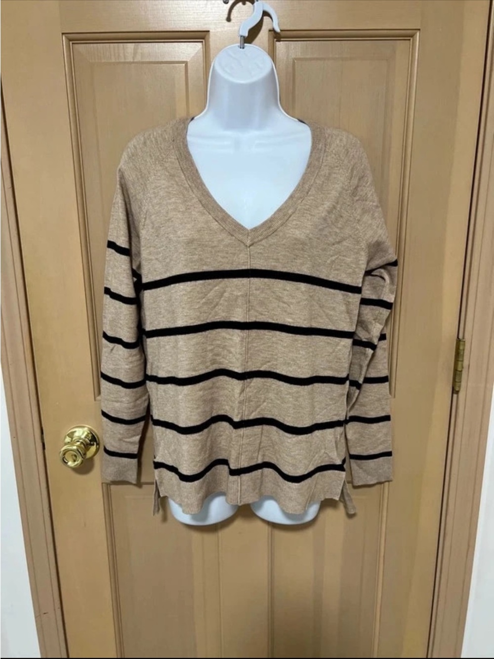 Bobeau Sweater Striped V Neck Medium Beige Black